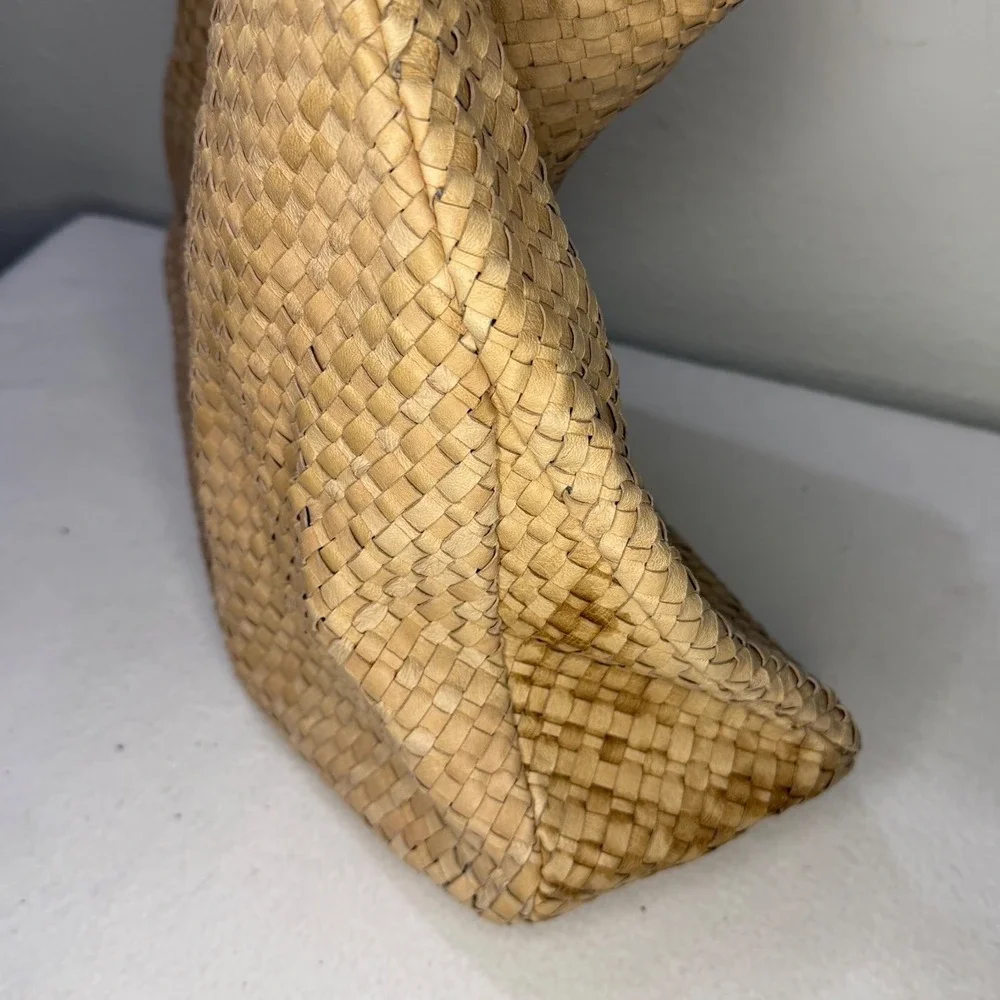 Elliott Lucca Isadora Hobo Bag Women‎ Large Tan Woven Leather Fair Stained Base